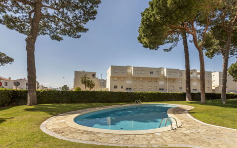 Poble Amarres Ii: Lawn, Have, Landscaping, Skygge, Gård, Parkere, Gårdsplads, Hacienda, Villa