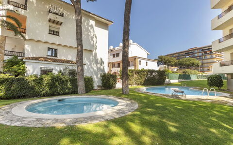 Poble Amarres Ii: Hjem, Lejlighed, Altan, Ejerlejlighed, Estate, Hotel, Villa, Udvej, Gårdsplads, Hacienda