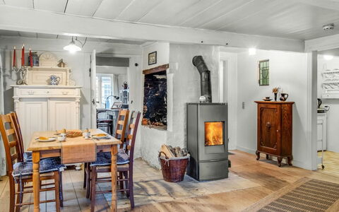 Deik - 25Km from the Sea: Estate, Skygge, Indkørsel, Stuehus