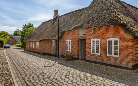 Deik - 25Km from the Sea: Estate, Skygge, Indkørsel, Stuehus