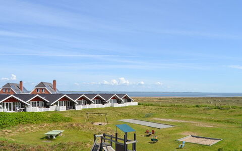 Reinhold - 1.9Km from the Sea
