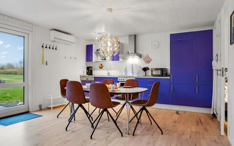 Arise - 700M from the Sea: Estate, Skygge, Indkørsel, Stuehus