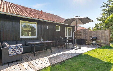 Arise - 700M from the Sea: Tag, Hus, Land Lot, Hjem, Sommerhus, Estate, Garden Bygninger, Skygge, Bjælkehytte, Landscaping