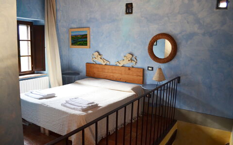 Appartamento La Torretta Di Pietra, Wifi, Perugia: Væg, Møbel, Indretning, Soveværelse, Etage, Gulvbelægning, Hjem, Seng, Bed Frame, Dør