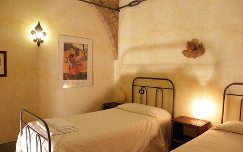 Appartamento Vele, Wifi, Near Perugia: Væg, Møbel, Indretning, Seng, Soveværelse, Træ, Etage, Loft, Gulvbelægning, Sengetøj