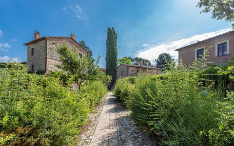 Appartamento Pietra Viva, Wifi, Near Perugia: Busk, Estate, Have, Landscaping, Evergreen, Historisk Hus, Villa, Stuehus