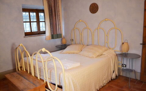 Appartamento Poggiolo, Wifi, Near Perugia: Seng, Møbel, Soveværelse, Træ, Sengetøj, Indretning, Sengetøj, Etage, Bed Frame, Gulvbelægning