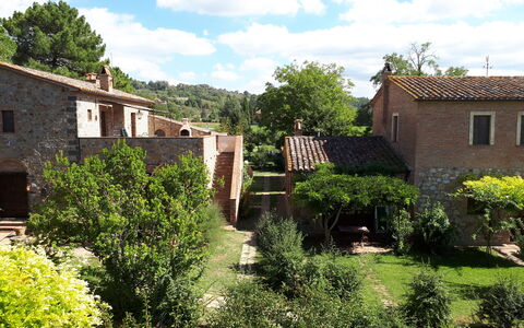 Appartamento Rustico, Wifi, Perugia: Træ, Bygning, Hus, Tag, Boligområde, Hjem, Landdistrikt, Busk, Landskab