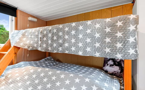 Manina - 230M from the Sea: Træ, Sengetøj, Bejdse, Hårdttræ, Design, Sengetøj, Soveværelse, Planke, Bed Frame, Seng