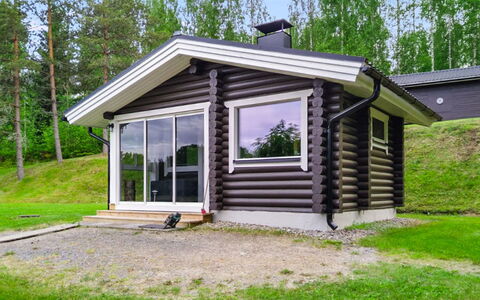 Mäntyrinne: Møbel, Indretning, Gulvbelægning, Etage, Bord, Loft, Køkken & Spisebord, Belysning, Stol, Hjem