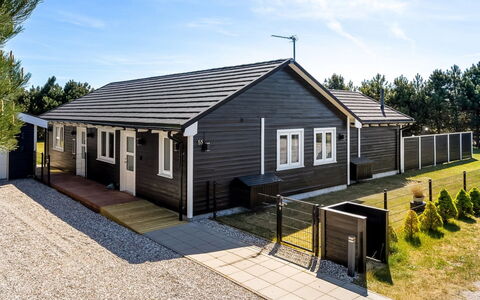 Amdi - 1.3Km from the Sea: Tag, Hus, Boligområde, Hjem, Estate, Sommerhus, Design