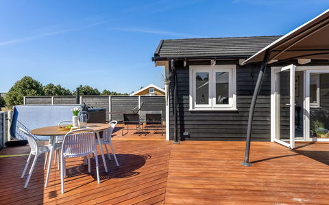 Amdi - 1.3Km from the Sea: Tag, Hus, Boligområde, Hjem, Estate, Sommerhus, Design