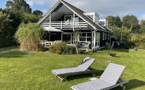 Asmod - 450M from the Sea: Køkken, Countertop, Køkken Apparat, Gulvbelægning, Cabinetry, Indretning, Større Bandage, Etage, Hjem, Møbel