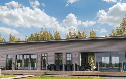 Villa Karhentimantti: Træ, Sommerhus, Hus, Hjem, Dør, Hårdttræ, Garden Bygninger, Bejdse, Bjælkehytte, Planke