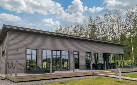 Villa Karhentimantti: Træ, Sommerhus, Hus, Hjem, Dør, Hårdttræ, Garden Bygninger, Bejdse, Bjælkehytte, Planke