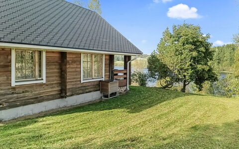 Luppo: Græs, Hus, Sommerhus, Hjem, Tag, Land Lot, Landdistrikt, Sidespor, Stuehus, Lawn