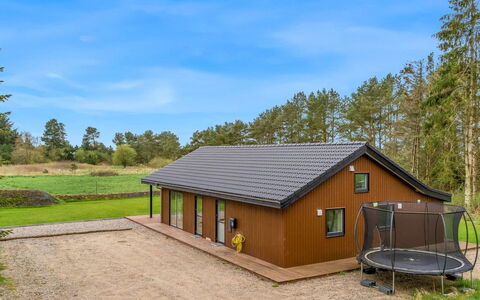 Herwarth - 2.3Km from the Sea: Indretning, Loft, Lejlighed, Gulvbelægning, Møbel, Etage, Værelse, Belysning, Hjem, Couch