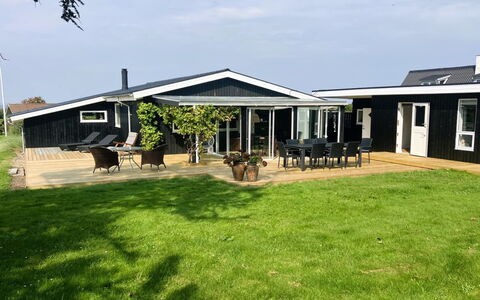 Carlene - 350M from the Sea: Lejlighed, Ejerlejlighed, Estate, Altan, Villa, Hotel