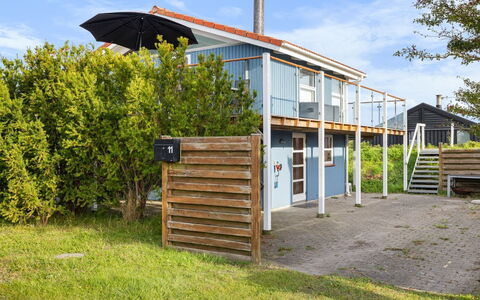 Engelbertine - 30M from the Sea: Hus, Tag, Hjem, Sommerhus, Busk, Bunddække, Estate, Stuehus, Sidespor, Garden Bygninger