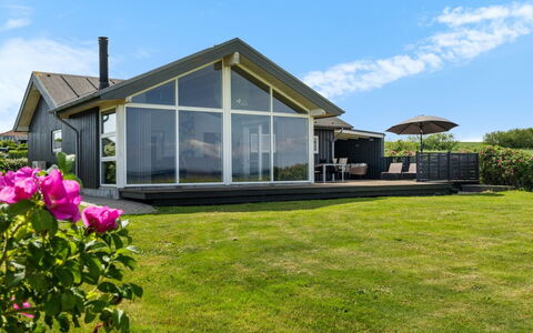 Drusilla - 140M from the Sea: Hus, Tag, Hjem, Sommerhus, Busk, Bunddække, Estate, Stuehus, Sidespor, Garden Bygninger