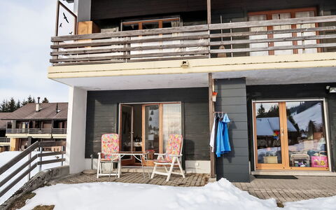 Les Bluets: Boligområde, Lejlighed, Skygge, Altan, Udvej, Udendørs Møbler, Villa, Ferieby, Hotel, Svømmepøl