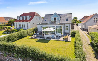 Devis - 75M from the Sea