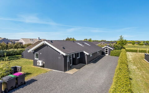 Delko - 650M from the Sea: Hus, Tag, Hjem, Sommerhus, Estate, Stuehus, Villa, Veranda, Sidespor