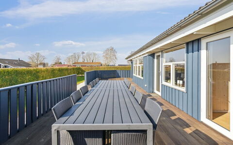 Annegret - 200M from the Sea: Møbel, Bord, Udendørs Møbler, Udendørs Bord, Stol, Bejdse, Skygge, Backyard, Sommerhus, Køkken & Spisebord