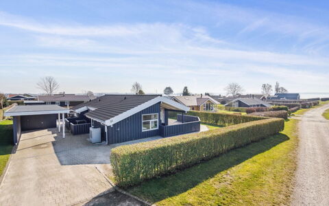 Annegret - 200M from the Sea: Møbel, Bord, Udendørs Møbler, Udendørs Bord, Stol, Bejdse, Skygge, Backyard, Sommerhus, Køkken & Spisebord