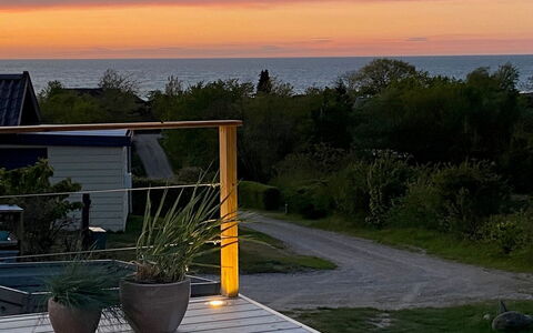 Shaya - 325M from the Sea: Hvid