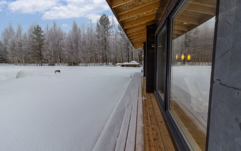 Villa Tuisku: Græs, Hus, Sommerhus, Land Lot, Hjem, Estate, Lawn, Sidespor, Stuehus, Veranda