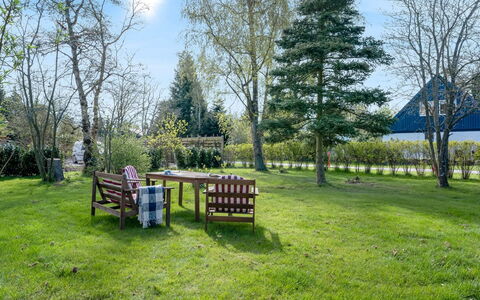 Hane - 750M from the Sea: Træ, Tag, Hjem, Hus, Arkitektur, Sidespor, Land Lot, Sommerhus, Skur, Garden Bygninger