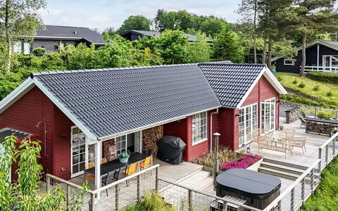 Blek - 2.8Km from the Sea: Træ, Hjem, Veranda, Dæk, Hårdttræ, Tag, Bejdse, Trægulve, Eco Hotel