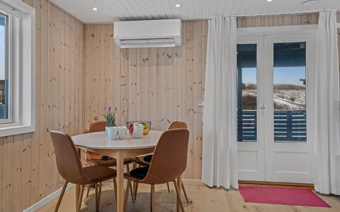 Annukka - 500M from the Sea: Tag, Hus, Hjem, Sommerhus, Dør, Sidespor, Dæk, Veranda, Planke, Hårdttræ