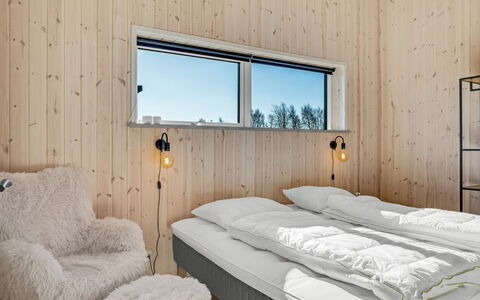 Ilze - from the Sea: Træ, Soveværelse, Loft, Seng, Sengetøj, Planke, Sengetøj, Hårdttræ, Bed Frame, Bejdse