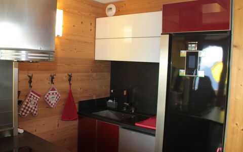 T du Morel a: Køkken Apparat, Gulvbelægning, Køkken, Større Bandage, Countertop, Træ, Indretning, Cabinetry, Husholdningsapparat, Møbel