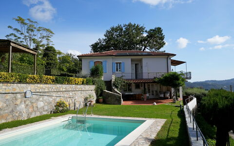 Villa Corsanico: Svømmepøl, Boligområde, Hus, Tag, Udvej, Estate, Altan, Eco Hotel, Hacienda, Sommerhus
