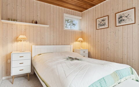 Pisana - 300M from the Sea: Møbel, Træ, Stol, Indretning, Bejdse, Naturmateriale, Hårdttræ, Stue, Armlæn, Design