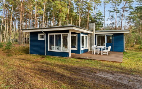 Pisana - 300M from the Sea: Møbel, Indretning, Gulvbelægning, Etage, Loft, Værelse, Stol, Bord, Lejlighed, Køkken & Spisebord