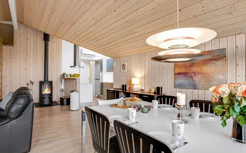 Annielle - 500M from the Sea: Tag, Hus, Hjem, Sommerhus, Dør, Sidespor, Dæk, Veranda, Planke, Hårdttræ