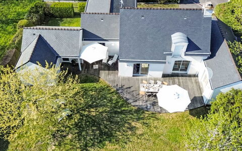 Les Guérins: Tag, Hus, Hjem, Boligområde, Sommerhus, Estate, Landscaping, Have, Indkørsel, Gård
