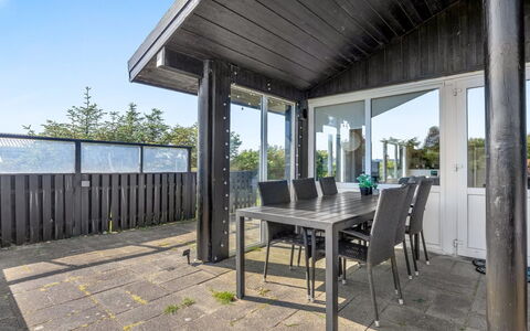 Erblin - 400M from the Sea: Bjergkæde, Dal, Bjerglandsby, Ferieby