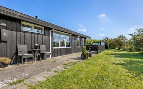 Erblin - 400M from the Sea: Bjergkæde, Dal, Bjerglandsby, Ferieby