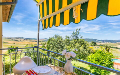 Le Farsiche: Stol, Udendørs Møbler, Have, Skygge, Udendørs Bord, Landscaping, Lawn, Gård, Eco Hotel, Backyard
