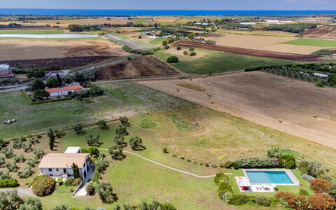 Villa Flaminia: Landskab, Fugleperspektiv, Almindeligt, Boligområde, Hjem, Hus, Luftfotografering, Landdistrikt, Land Lot, Estate
