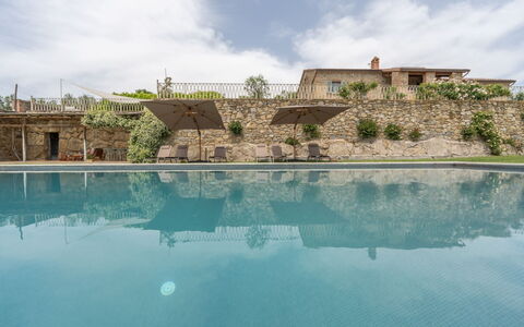 Villa Domus Papi: Svømmepøl, Estate, Hacienda, Villa, Flise, Udvej, Gårdsplads, Udendørs Møbler, Water Feature, Eco Hotel