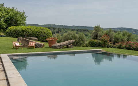 Villa Domus Papi: Svømmepøl, Have, Landscaping, Water Feature, Backyard, Flise, Villa, Hæk