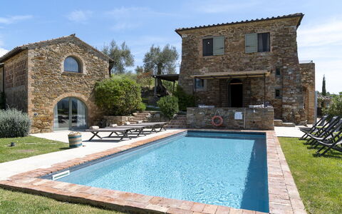 Villa Cotogna: Svømmepøl, Estate, Sommerhus, Stuehus, Villa, Landscaping, Hacienda, Water Feature, Udvej, Backyard
