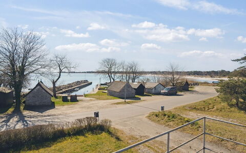 Hakon - 40M from the Sea: Hus, Tag, Hjem, Sommerhus, Skur, Garden Bygninger, Sidespor, Gård, Bjælkehytte, Hytte