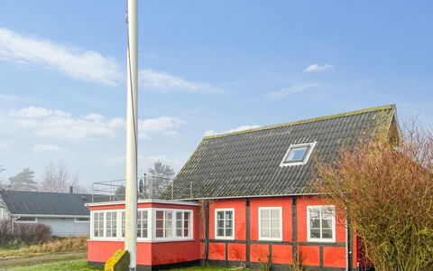 Hakon - 40M from the Sea: Hus, Tag, Hjem, Sommerhus, Skur, Garden Bygninger, Sidespor, Gård, Bjælkehytte, Hytte